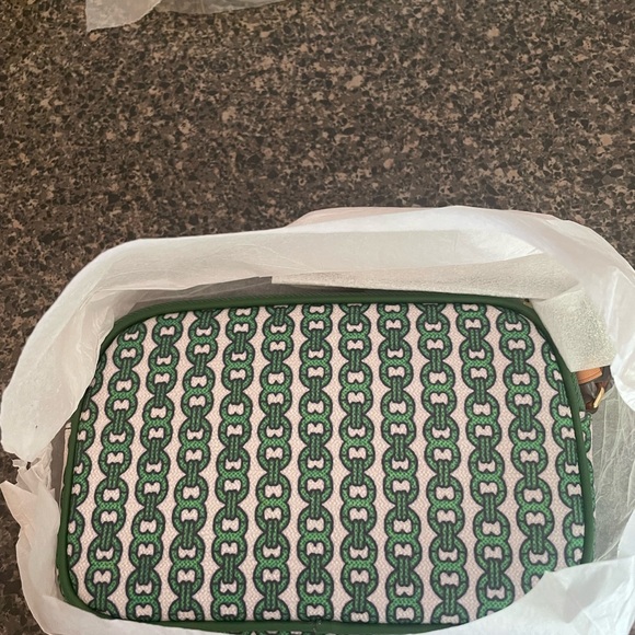 Tory Burch Green and White Chain Pattern Wristlet - Picture 7 of 9